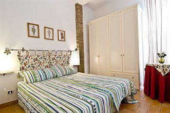 Old Town Apartments Рим Екстериор снимка
